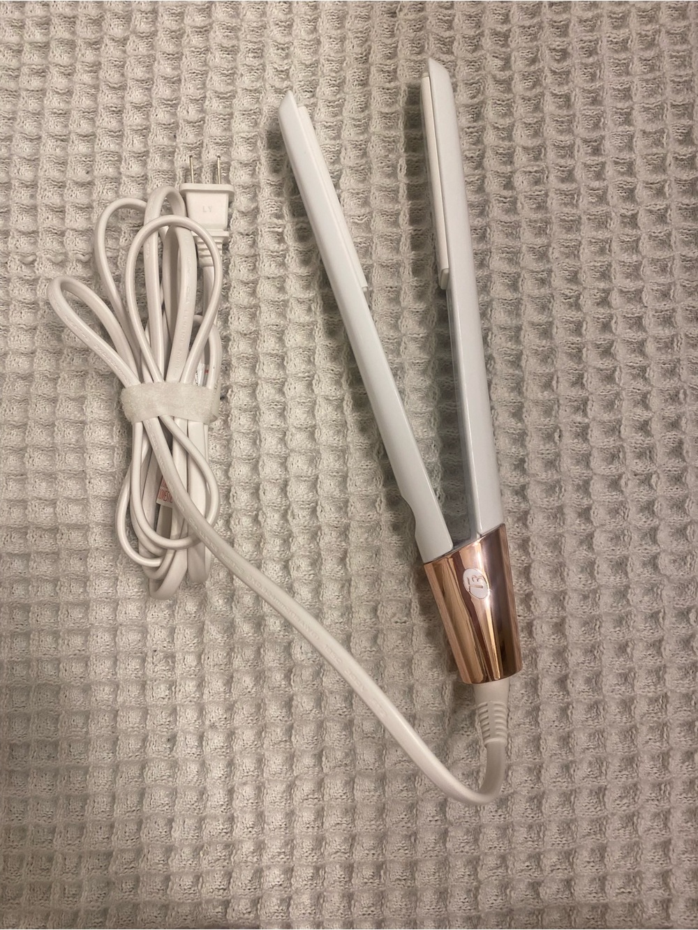 T3 Hair Straightener like new